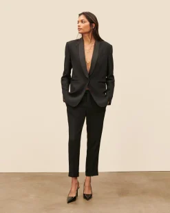 Costumes|Bas><noscript><img width=