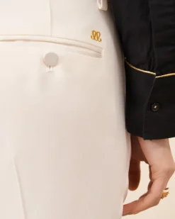 Costumes|Bas><noscript><img width=